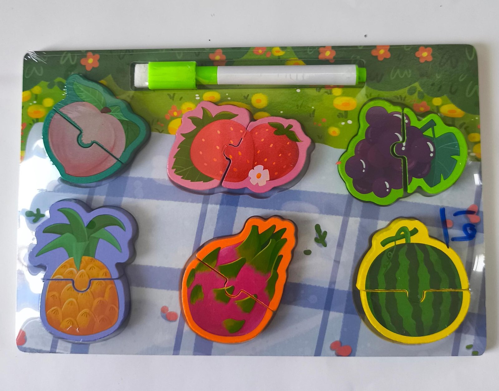 PUZZLE PEGBOARD WITH MARKER - Image 3